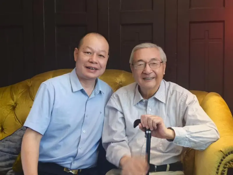 พบกับ Xu Zhihong นักวิชาการของ CAS เพื่อสำรวจเทคโนโลยีการผลิตทางชีวภาพของ Anoectochilus และรับจารึกพิเศษของเขาสำหรับ Xinquan Shibawan Ice Snow Anoectochilus
